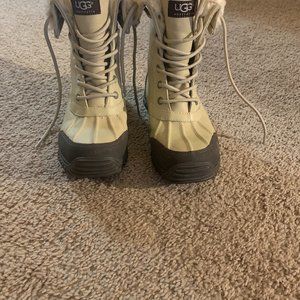 Uggs winter boots 7.5 size
